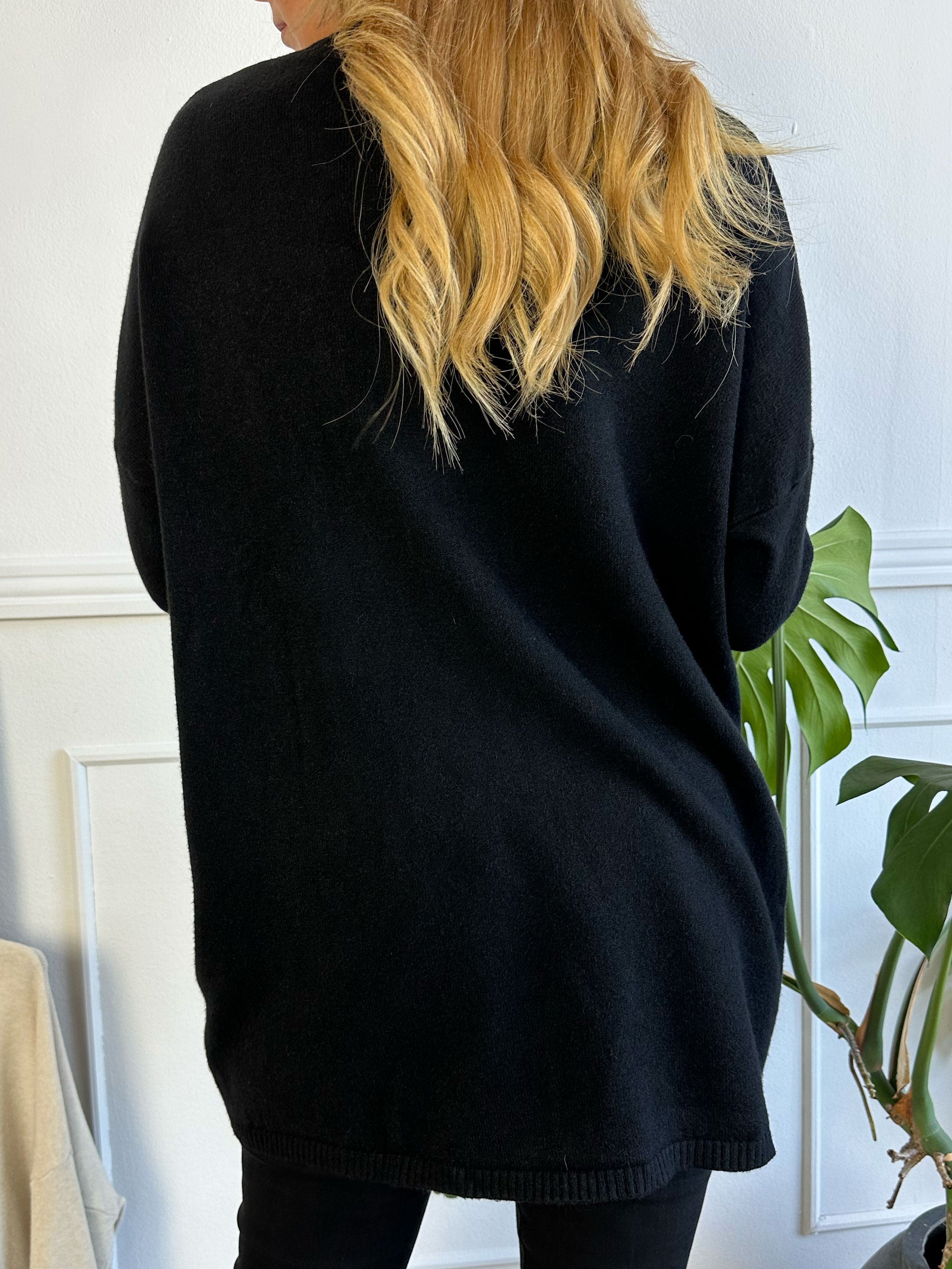 Amora - Lang blød strikbluse